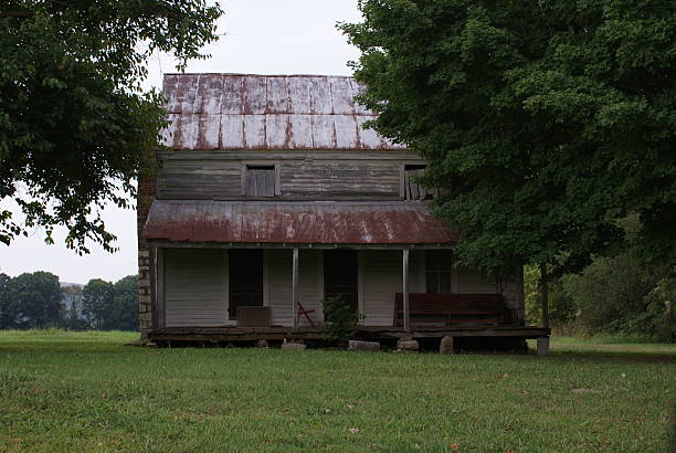 istock Abandoned Farm House 475758170