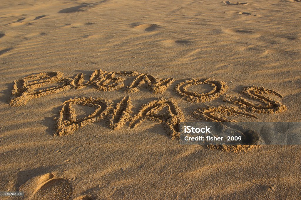 Escrever Bom Dia Em Espanhol Na Areia - Fotografias de stock e mais imagens  de 2015 - 2015, Ao Ar Livre, Cultura Espanhola - iStock