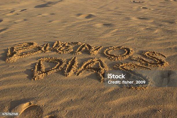 Foto de Escrever Bom Dia Em Espanhol Na Areia e mais fotos de stock de 2015  - 2015, Cultura Espanhola, Exterior - iStock