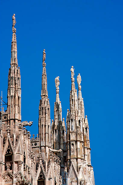 istock spire italy church  rose window   front 475765623
