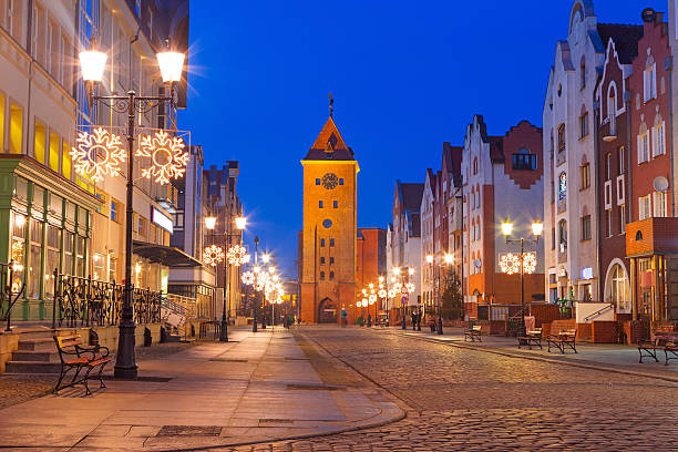 istock Old town of Elblag at night 475768381