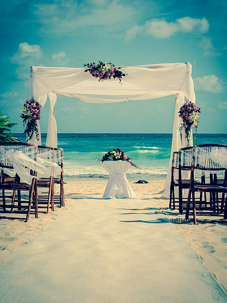 Altare di nozze sulla spiaggia - foto stock