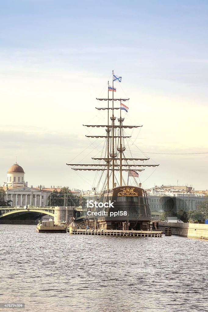 Sankt Petersburga.  Krajobraz miejski - Zbiór zdjęć royalty-free (Architektura)