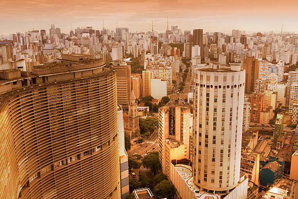 Copan building (left), projected by Oscar Niemeyer