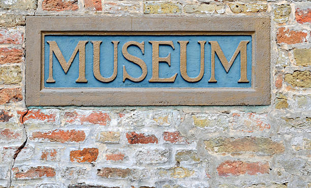 istock Vintage museum sign 475790389