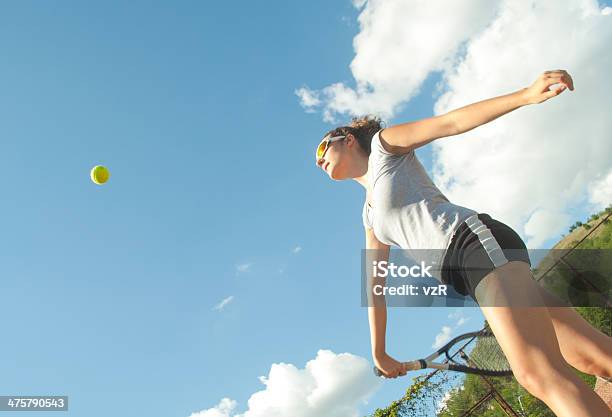 Tennista - Fotografie stock e altre immagini di Allenamento - Allenamento, Ambientazione esterna, Campo sportivo