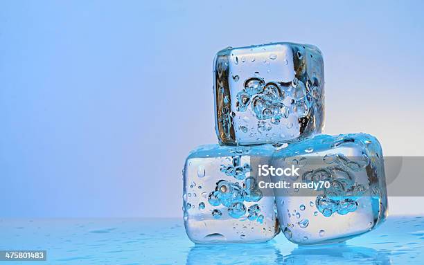 Photo libre de droit de Cubes De Glace banque d'images et plus d'images libres de droit de Glace - Glace, Aliment, Bar