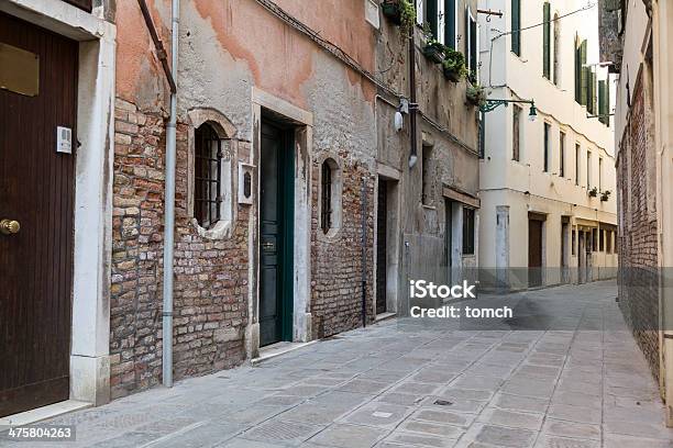 Rua Em Veneza - Fotografias de stock e mais imagens de Cidade - Cidade, Cultura Italiana, Estrutura construída