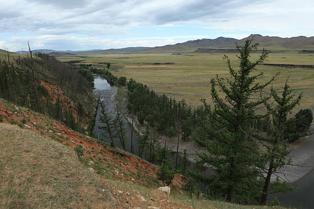 fluß ulaan gol im nationalpark オルホンタル mongolei - flus ストックフォトと画像