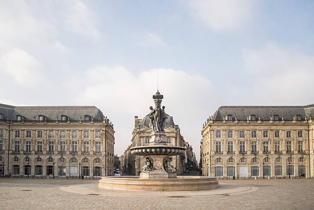 place de la bourse, bordeaux - 18th century style fotos - fotografias e filmes do acervo