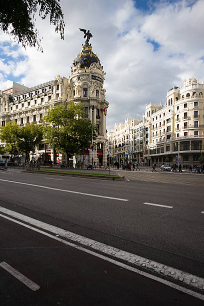istock metropolis palace from calle de alcala 475846182