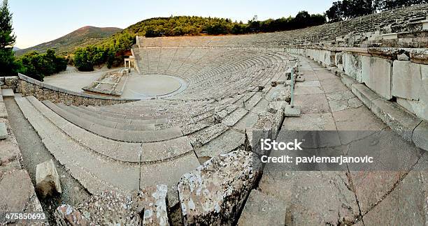 Epidaurus Teatro Foto de stock y más banco de imágenes de Anfiteatro - Anfiteatro, Anticuado, Antiguo