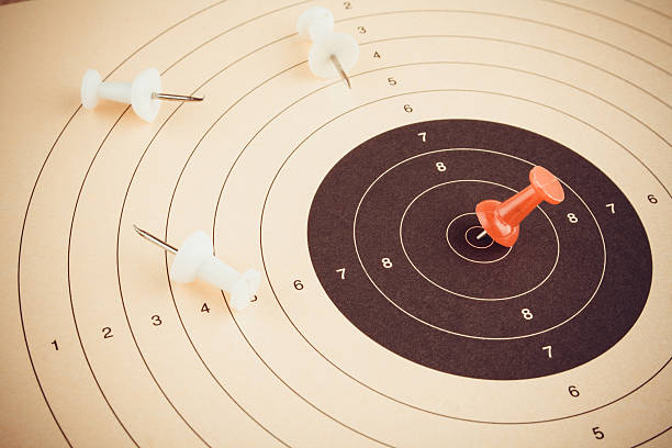 istock Set goal and win with red pin, business concept 475851812