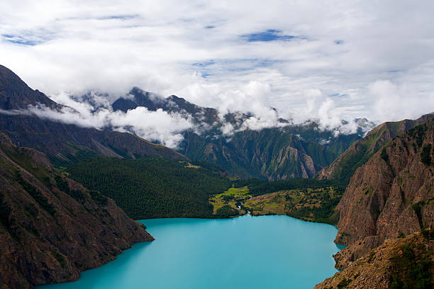 istock Phoksundo Lake in Dolpo, Nepal 475856274