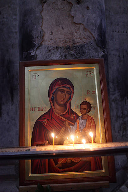 istock Icon of Mary and Jesus 475859362