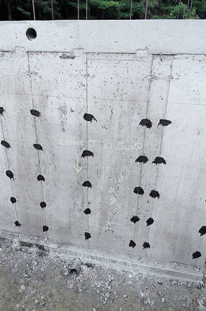 poço de conexão em nova base - basement concrete construction form - fotografias e filmes do acervo