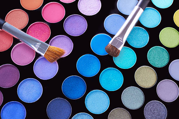 istock Make up. Cosmetics. Eye-shadow pallete with blushes. 475879606
