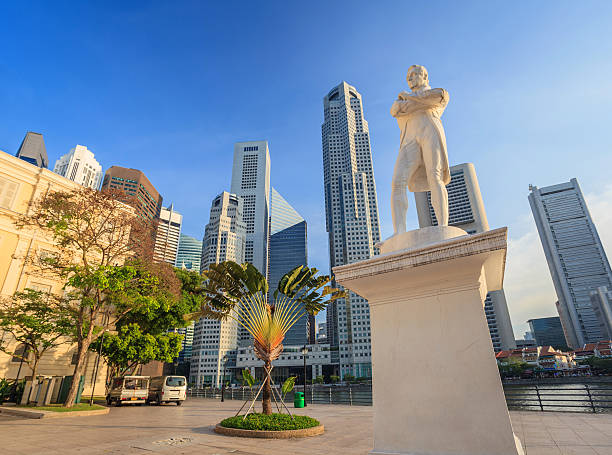 istock Stamford Raffles statue of Singapore 475905426