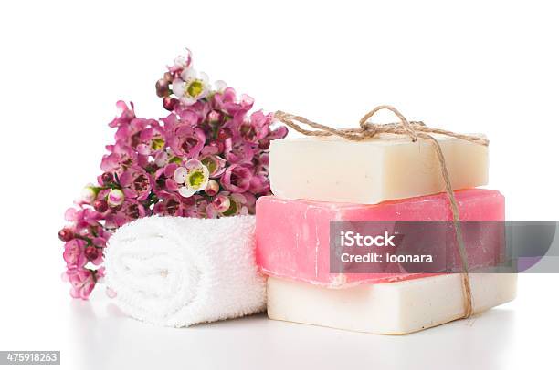 Photo libre de droit de Produits De Spa En Rose banque d'images et plus d'images libres de droit de Article de toilette - Article de toilette, Cadeau, Corde