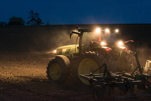 agricoltura a tarda notte - editorial maritime provinces canada night foto e immagini stock