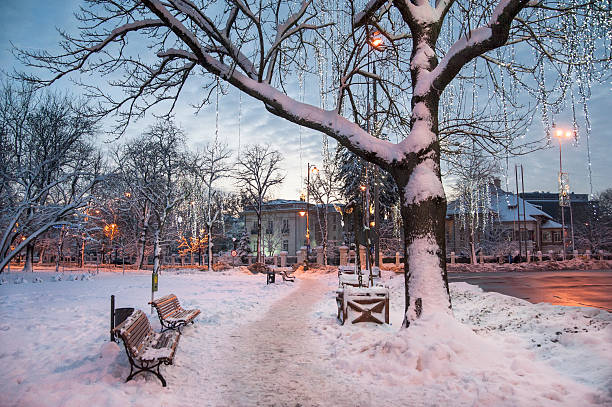 istock Christmas street decorations 475958928
