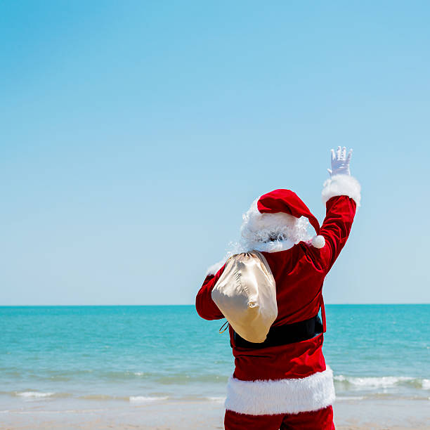 istock Santa claus on vacation 475976486