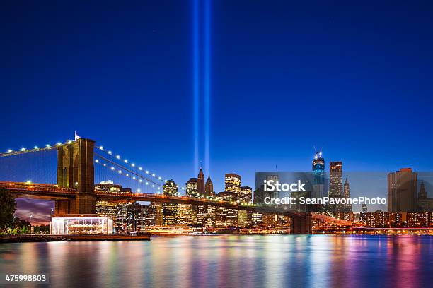 La Ciudad De Nueva York Foto de stock y más banco de imágenes de Recordatorio del 11S - Recordatorio del 11S, Tribute in Light, Ciudad de Nueva York