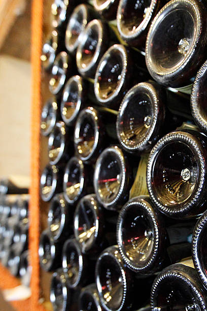 cantina di vini - wine wine rack winery black foto e immagini stock