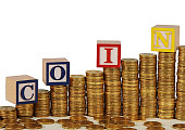 gold-geld-stapel-isoliert-auf-weiss.jpg?b=1&s=170x170&k=20&c=_o1RcdwgUbSNBS7qzZ_pZWEP1mSq-XfzlTVHF1ULF7s=