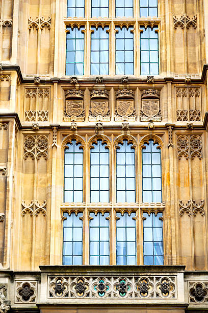 istock old in london  historical        structure and 476009504