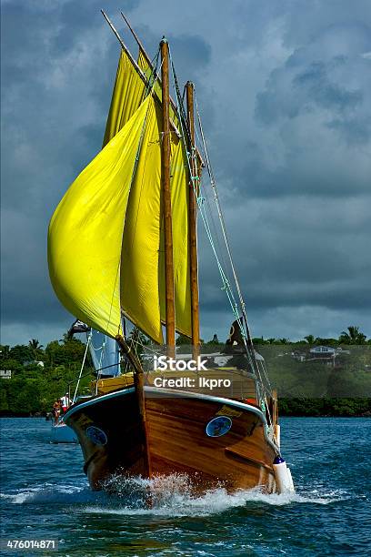 Nuvoloso Pirata E Costa Delle Mauritius - Fotografie stock e altre immagini di Acqua - Acqua, Ambientazione esterna, Andare in barca a vela