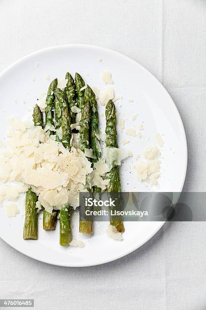 Spargel Mit Parmesan Stockfoto und mehr Bilder von Essgeschirr - Essgeschirr, Fotografie, Gemüse
