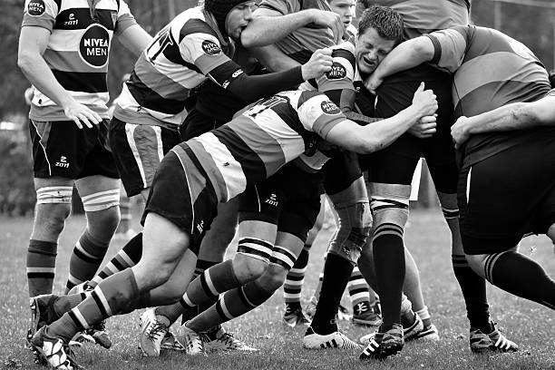 rugby players at lrc diok rugby club - rugby scrum stockfoto's en -beelden