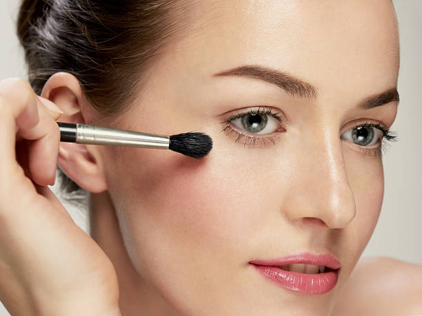 istock the girl with a brush 476031005