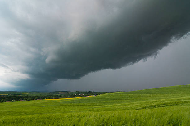 gewitter böenfront - gewitterfront zdjęcia i obrazy z banku zdjęć