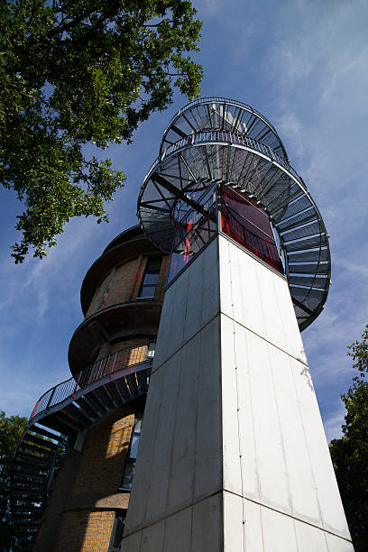 biorama la tour d'observation - schorfheide photos et images de collection