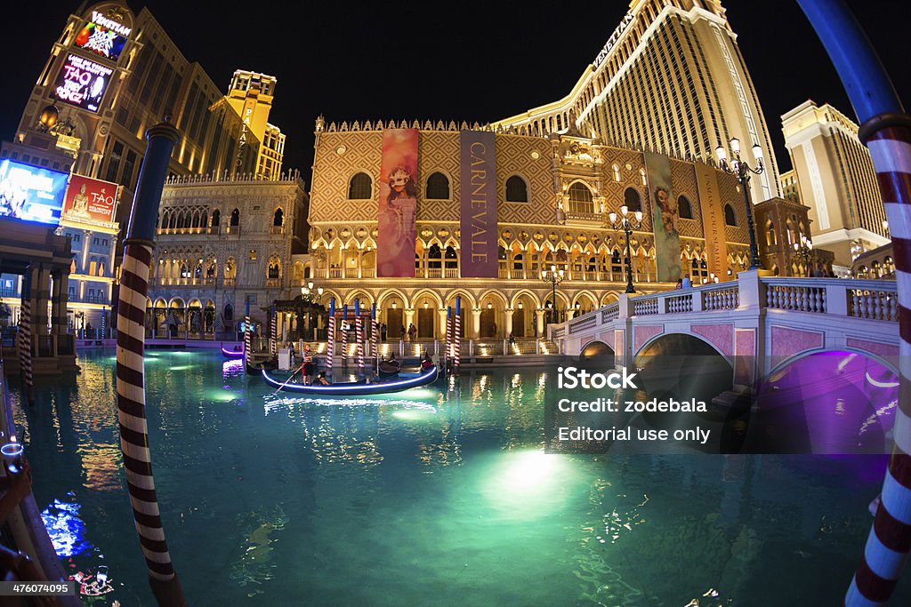 Venetian el Hotel y Casino en Las Vegas en la noche - Foto de stock de Agua libre de derechos