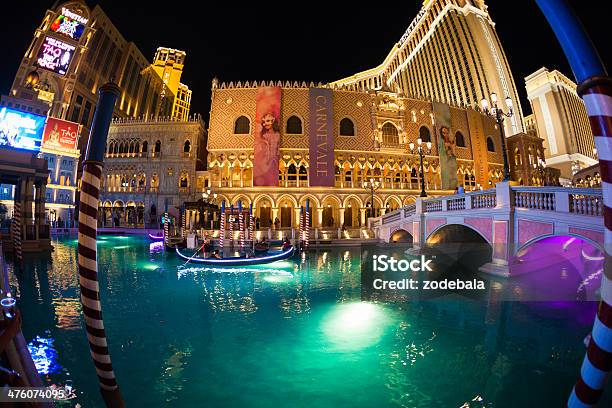 Venetian El Hotel Y Casino En Las Vegas En La Noche Foto de stock y más banco de imágenes de Agua