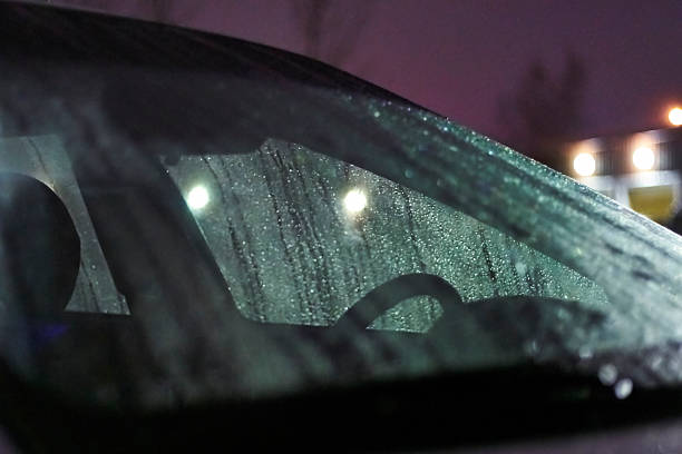 istock Car in a parking lot at night 476082198