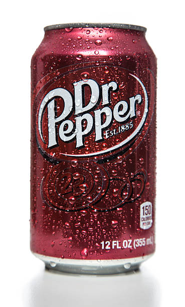 dr pepper soda können - can drink can drink editorial stock-fotos und bilder