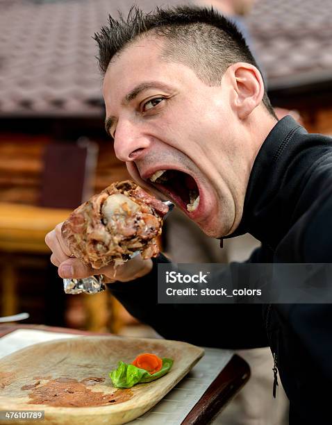 Foto de Com Fome Homem e mais fotos de stock de 25-30 Anos - 25-30 Anos, Aberto, Adulto