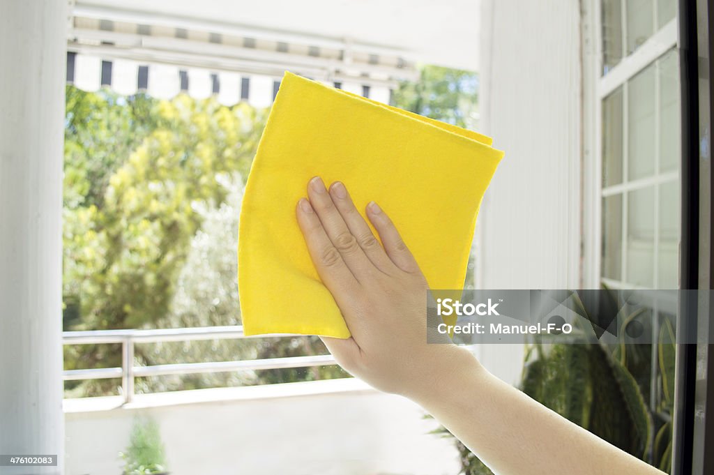 Verres la main à la pâte - Photo de Chiffon libre de droits