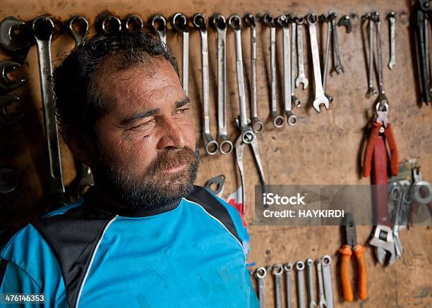 Altes Auto Repair Shop Stockfoto und mehr Bilder von Arbeiter - Arbeiter, Ausrüstung und Geräte, Automechaniker