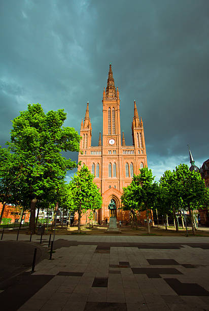 Wiesbaden City Hall and Marktkirche in Wiesbaden, Germany church hessen religion wiesbaden stock pictures, royalty-free photos & images