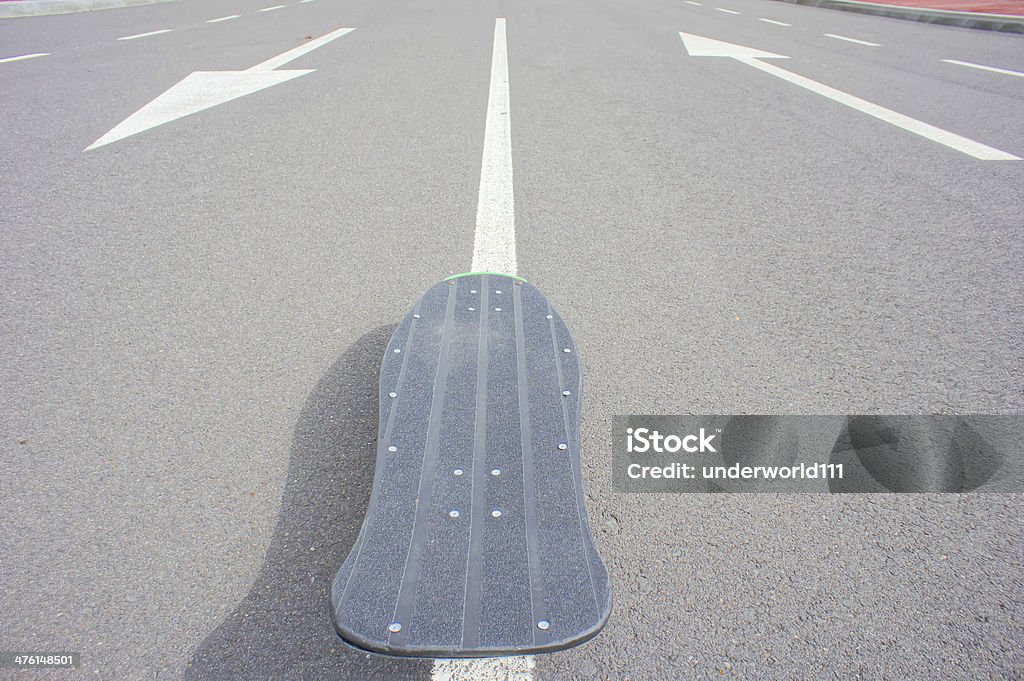 Винтажный стиль Longboard Скейтборд черный - Стоковые фото 1980-1989 роялти-фри