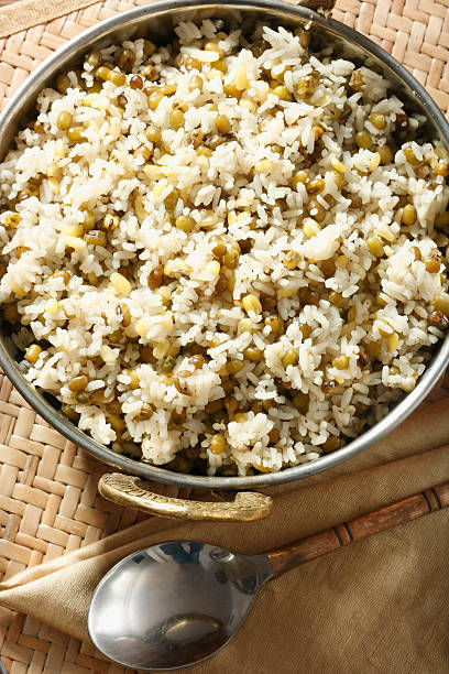 istock Oshi joor-rawtee-an afghani dish made from rice & mung beans 476149291