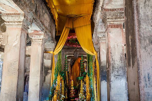 Banteay Chhmar is a fascinating and somewhat lesser-known temple complex in northwestern Cambodia, built during the reign of King Jayavarman VII the same king who was responsible for many of the grandest Bayon-style constructions, including the Bayon Temple and Ta Prohm in Angkor.