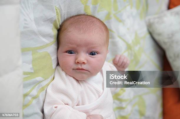 어웨이크 신생아 여자아이 신생아에 대한 스톡 사진 및 기타 이미지 - 신생아, 여자 아기, 일어나기