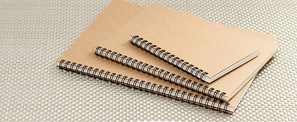 szary recyklingu notebooka segregator - spiral notebook spiral ring binder blank zdjęcia i obrazy z banku zdjęć