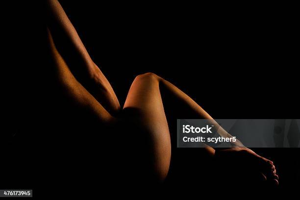 Mujer Desnuda Foto de stock y más banco de imágenes de Belleza - Belleza, Mujeres, Sensualidad